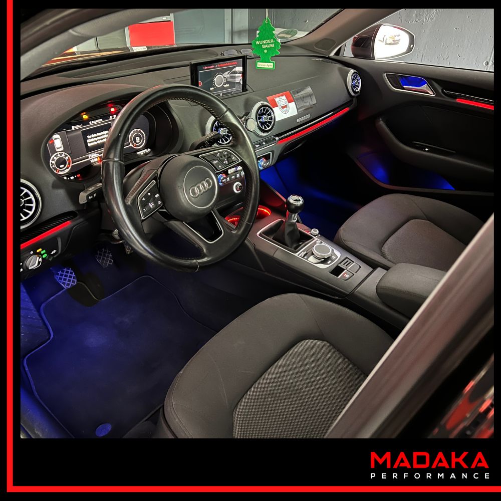 Nachgerüstete Ambientebeleuchtung für Audi A3 S3 RS3 8V - Bild 3