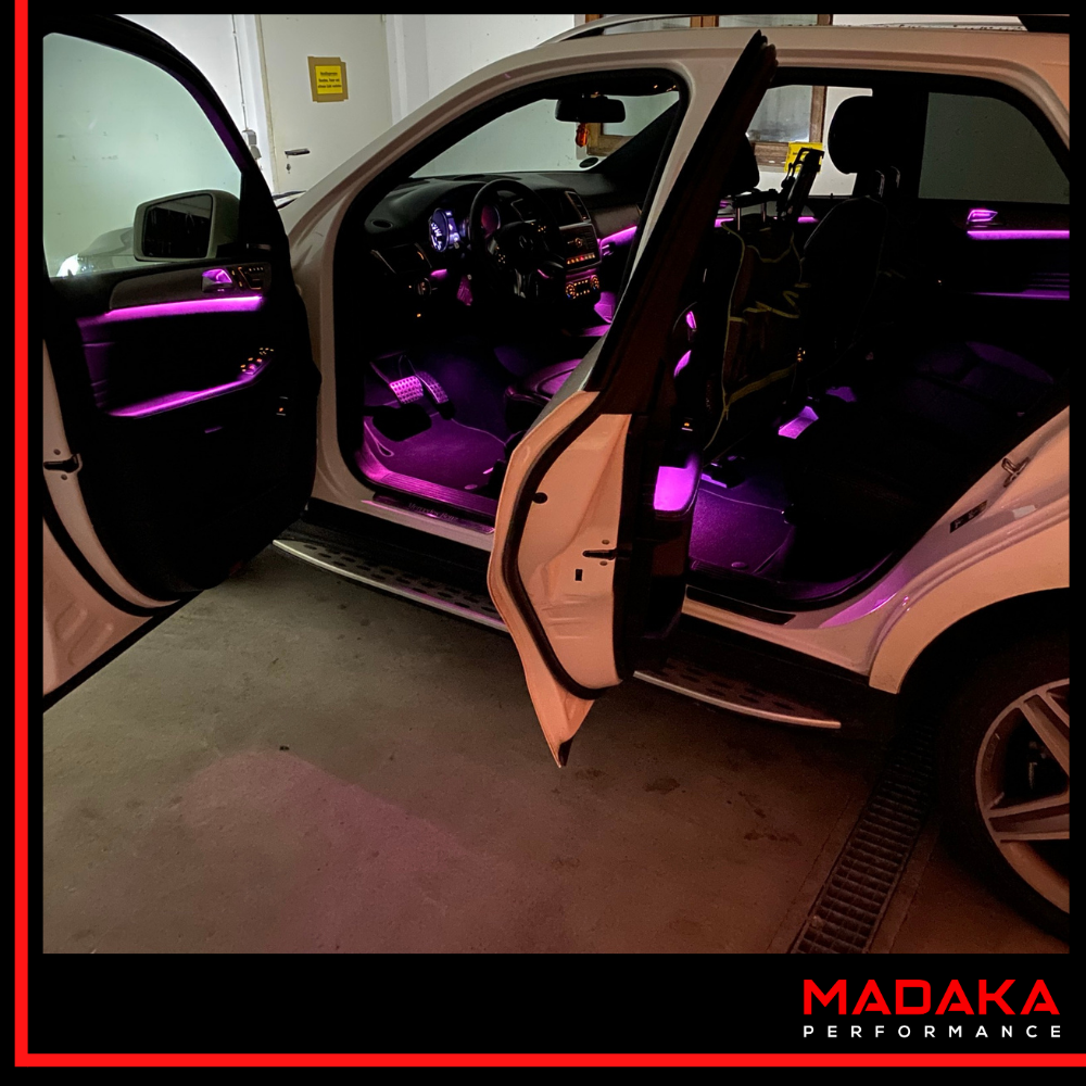 Nachgerüstete Ambientebeleuchtung für Mercedes ML-Klasse W166 - Bild 3