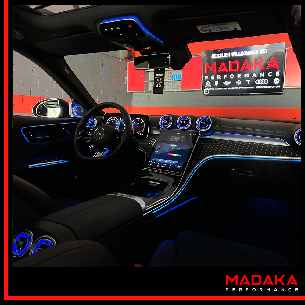 Nachgerüstete Ambientebeleuchtung für Mercedes C-Klasse W206 - Bild 1