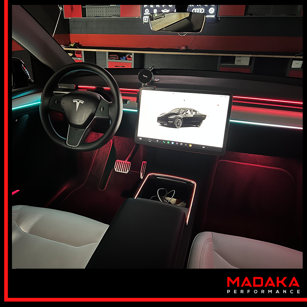 Nachrüstung Ambientebeleuchtung für Tesla Model 3 mit Multi-Color inkl. Einbau - madaka-performance 